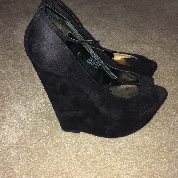 PREOWNED ZIGISOHO PEEP TOE WEDGES WITH ANKLE STRAP - Picture 1 of 6